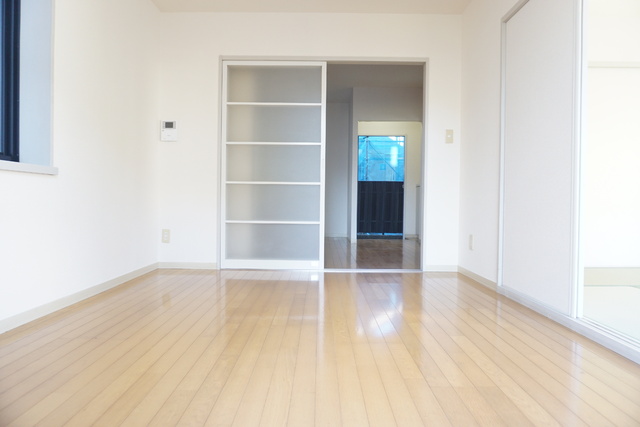 居室・リビング　★６帖の洋室です★