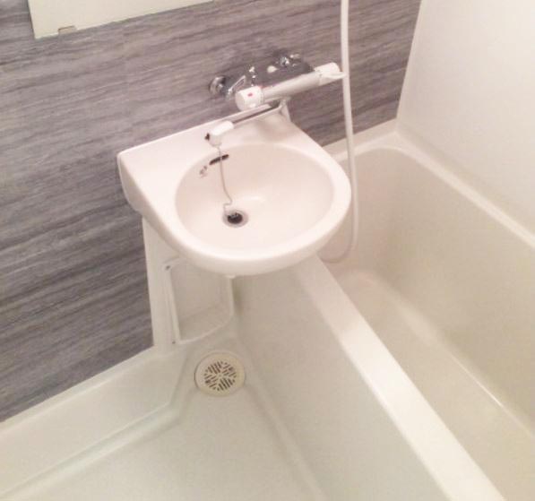 バス・シャワールーム　★洗面台付きバスルーム★