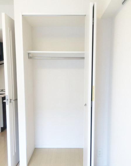 収納　★ハンガーラック付き、上部収納も有り★