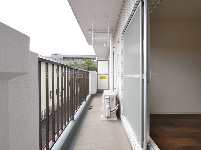 バルコニー　物干し掛け付