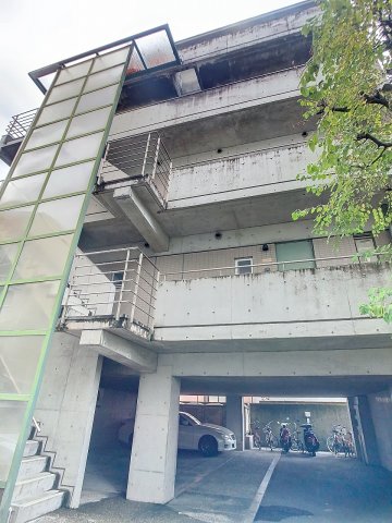 建物外観　2024年10月撮影