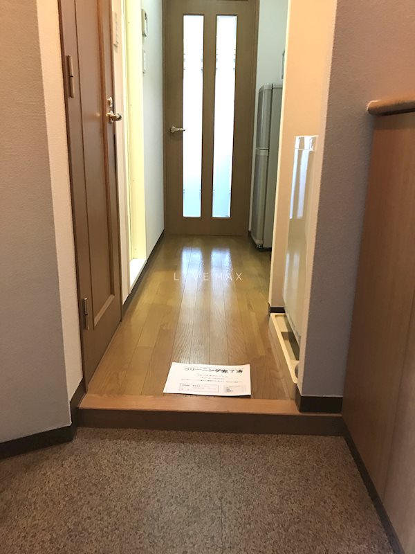 玄関　家具家電付き賃貸