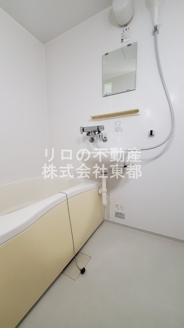 バス・シャワールーム　洗面ボールと一体型のバスルームです♪