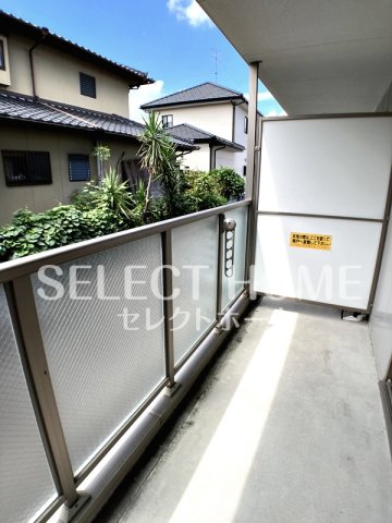 バルコニー　バルコニーからの眺めを楽しみながら食事をしませんか