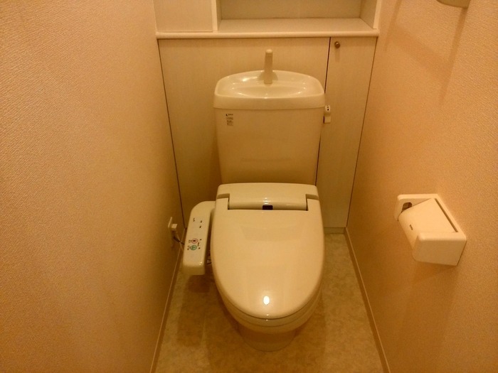 トイレ　温水洗浄便座