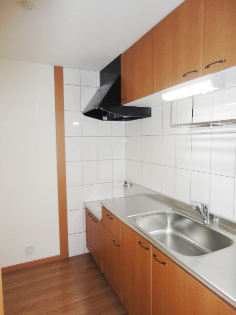 キッチン　コンパクトなキッチンで掃除もラクラク