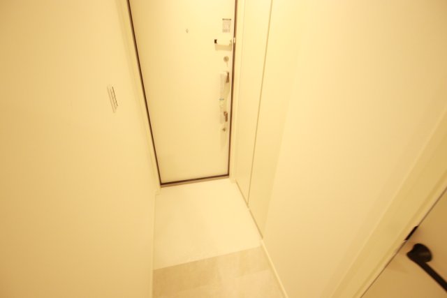 玄関　※別号室の参考写真、現況優先※