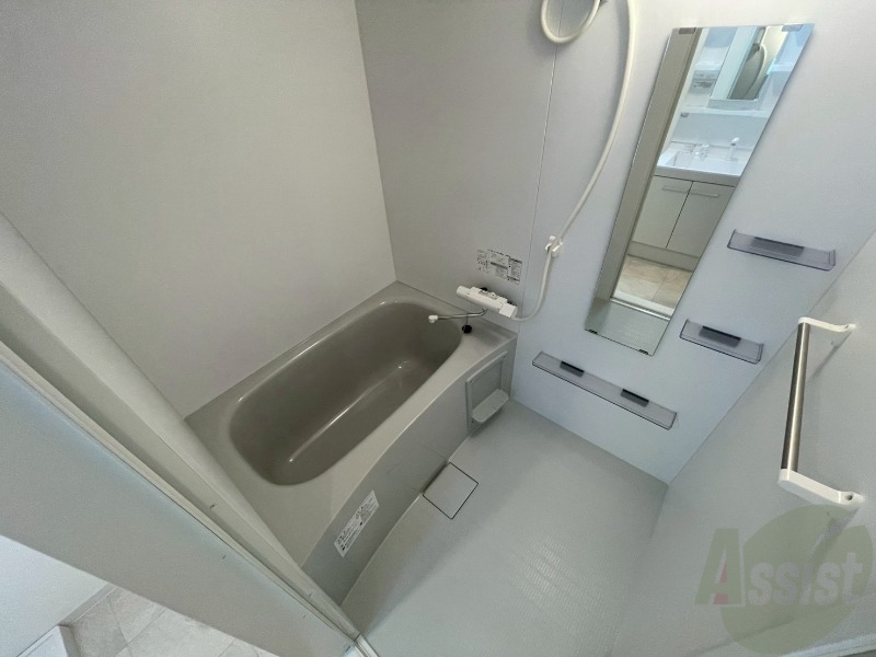 バス・シャワールーム　お風呂になります。一日の疲れを癒してくださいね。