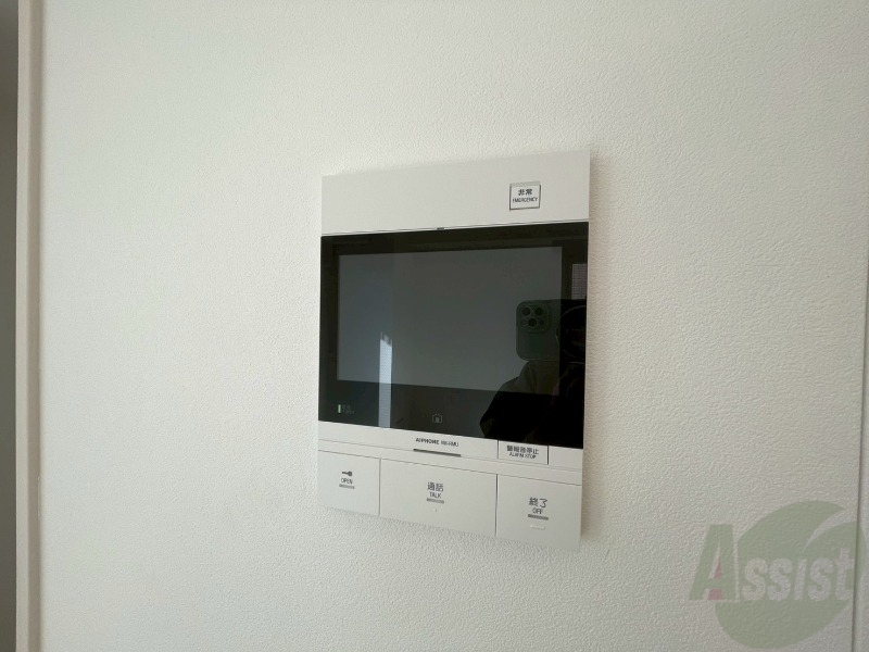 セキュリティ　ＴＶモニター付インターホンです。来客者の顔が見えるので安心！