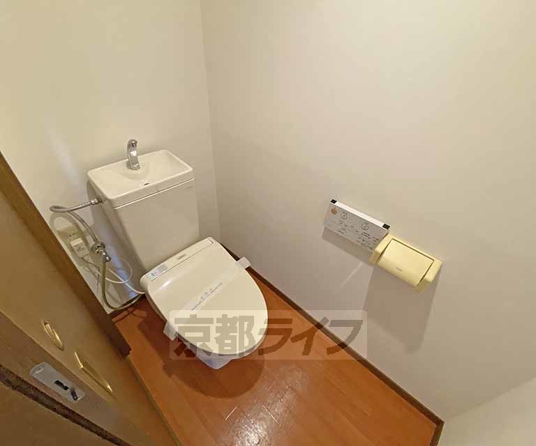 トイレ　洗浄機能付きトイレです。