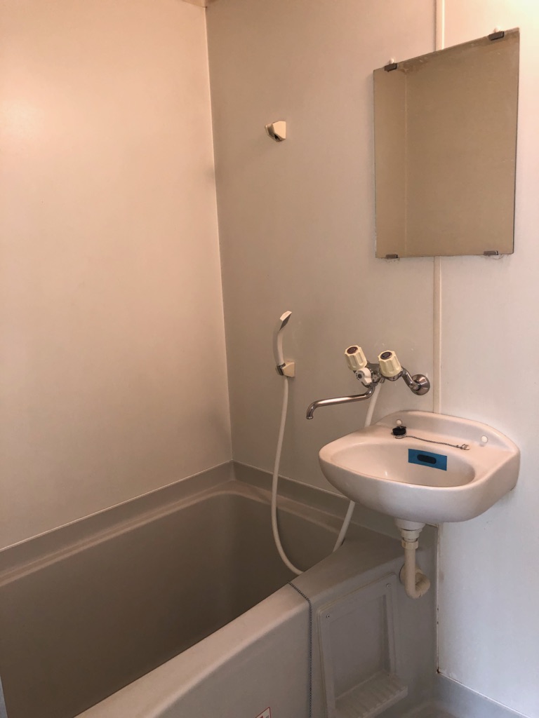 バス・シャワールーム　退去前の為現況を優先します