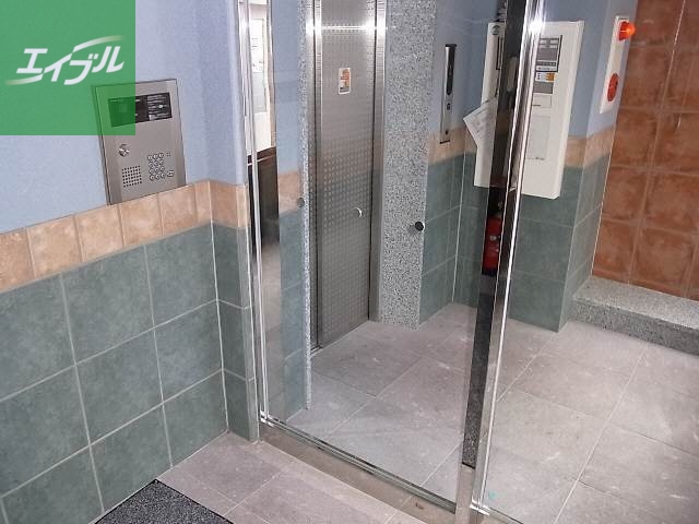 エントランス　エントランス部分