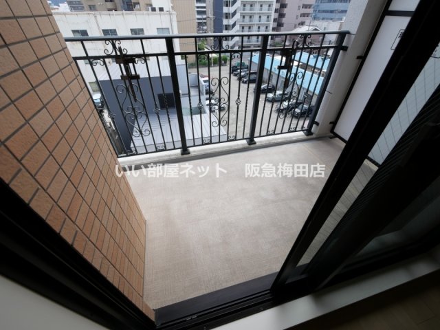 バルコニー　同仕様写真となります。