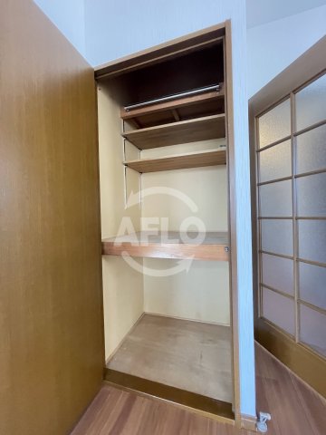 収納　ハーバーウィンズ天保山　押入