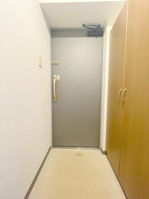 玄関　明るい玄関がお出迎えです☆