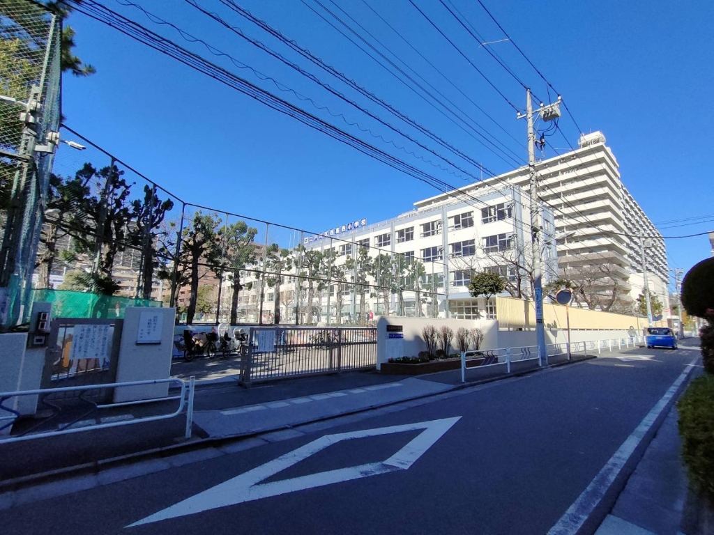 小学校　江戸川区立西葛西小学校（小学校）まで827m