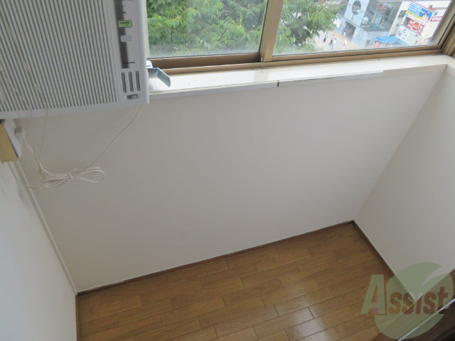 バルコニー　サンルームのバルコニーなので、雨の日も安心です。