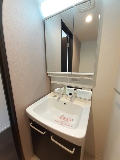 洗面設備　洗髪洗面台です。