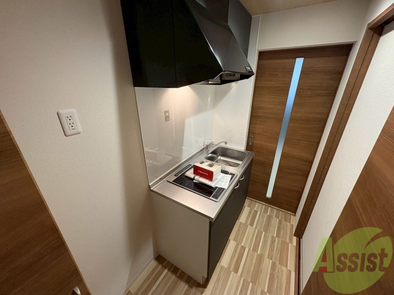 キッチン　キッチンはＩＨコンロのシステムキッチンです。