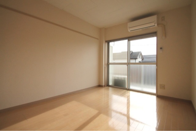 居室・リビング　※同タイプの写真です