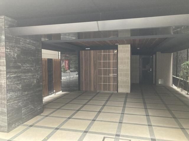 エントランス　エントランス