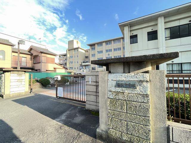中学校　稲沢市立稲沢中学校（中学校）まで794m