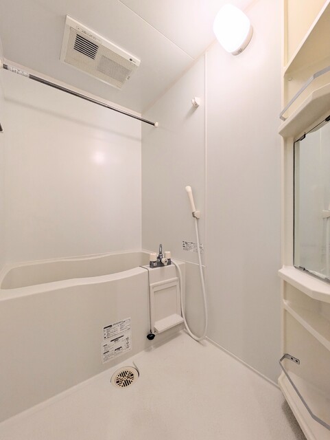 バス・シャワールーム　※クリーニング前（２０２６年２月１２日撮影）