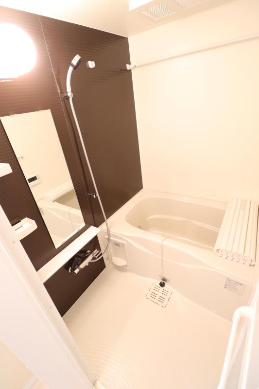 バス・シャワールーム　追い焚き、浴室乾燥機付きのお風呂