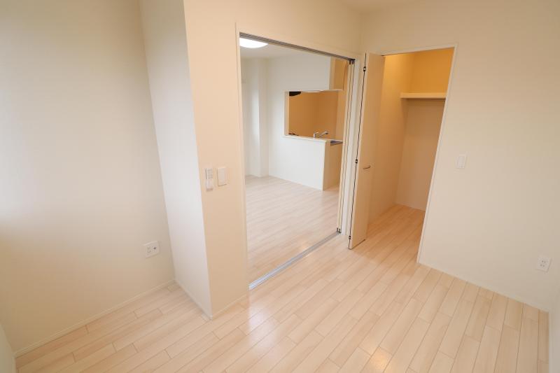 その他部屋・スペース　洋室4.3帖　収納付きです