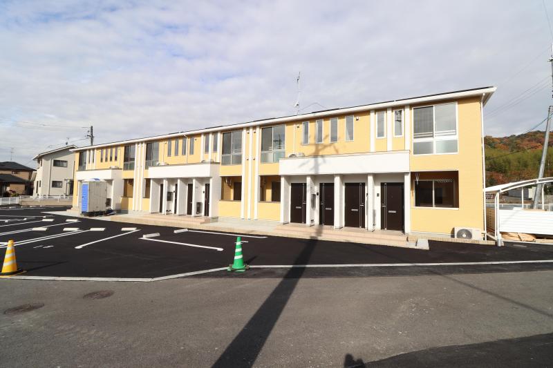 建物外観　ラルーチェ米満　建物外観