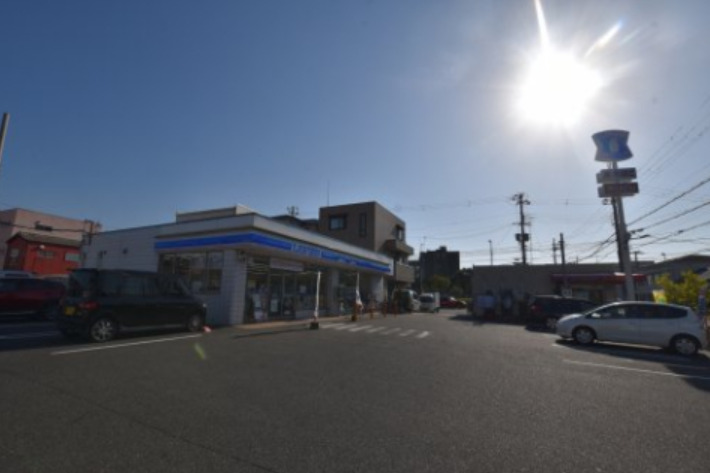 コンビニ　ローソン 泉大津戎町南店（コンビニ）まで647m