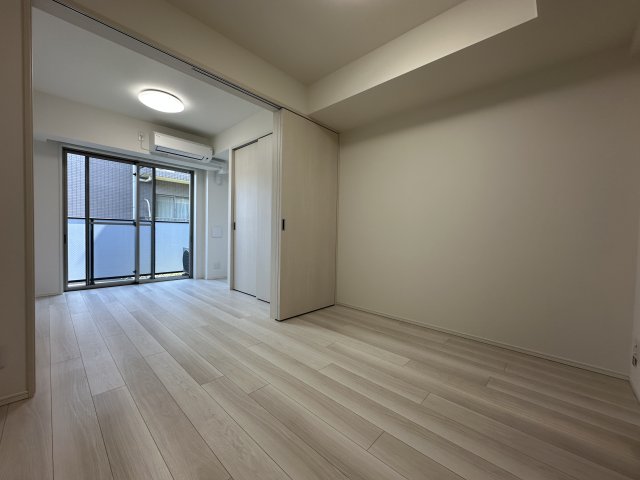 居室・リビング　※同施工会社別室参考写真