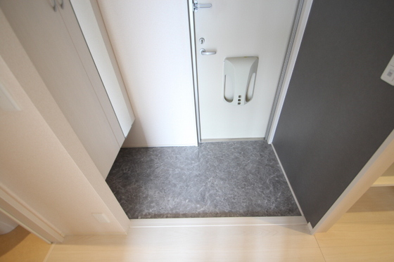 玄関　※別部屋の写真です