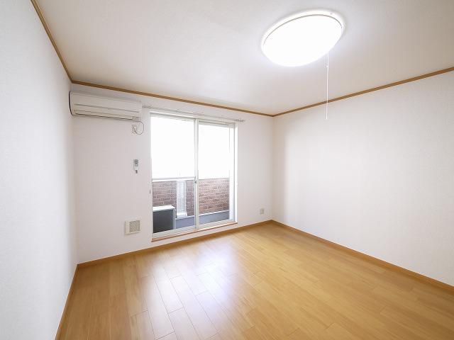 その他部屋・スペース　使い勝手のいい寝室です