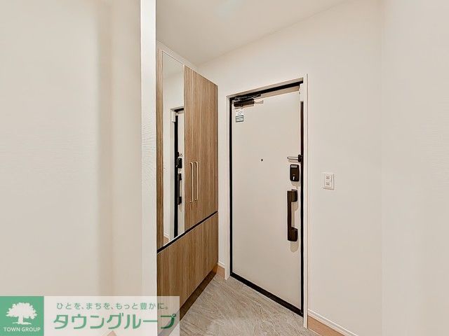 玄関　※写真は同タイプ住戸です。