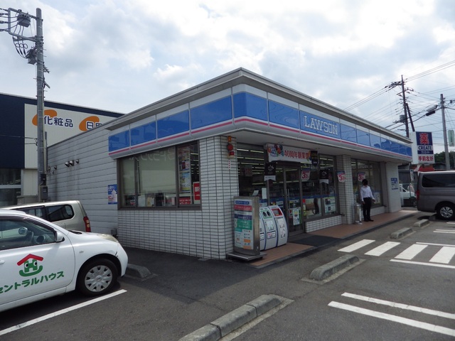 コンビニ　ローソン八王子四谷町店（コンビニ）まで134m