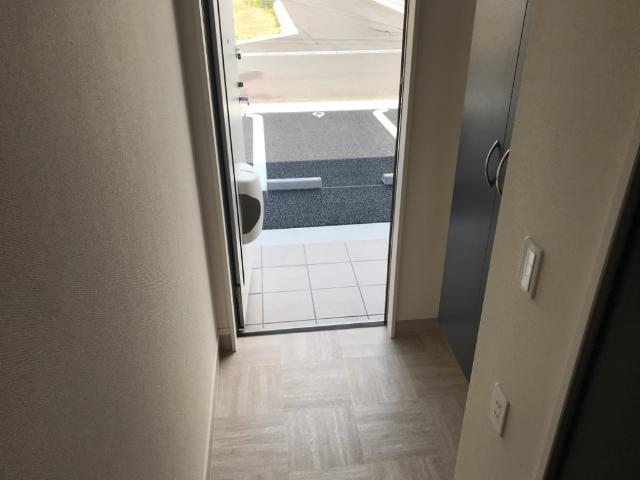 玄関　玄関（イメージ）