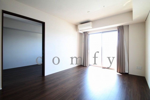 居室・リビング　床暖房リビングダイニング