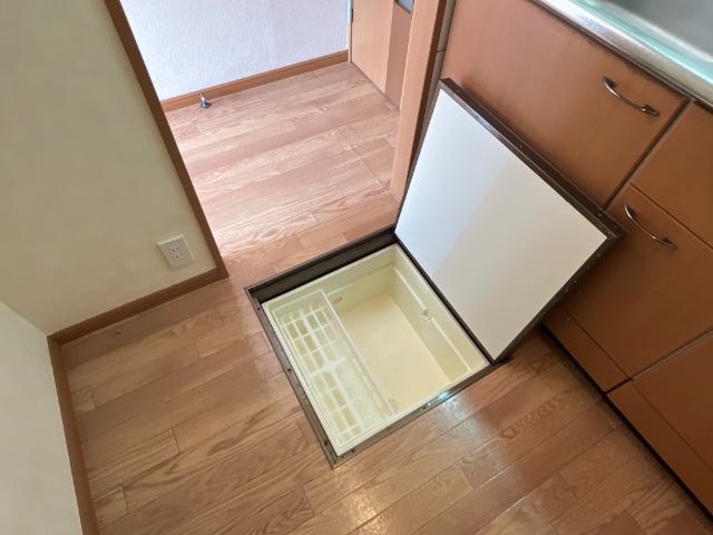 収納　床下収納