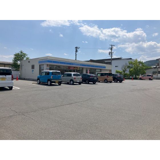 コンビニ　ローソン長野ＳＢＣ通店（コンビニ）まで735m