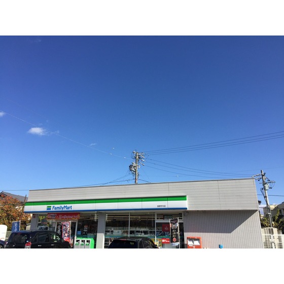 コンビニ　ファミリーマート長野宇木店（コンビニ）まで749m