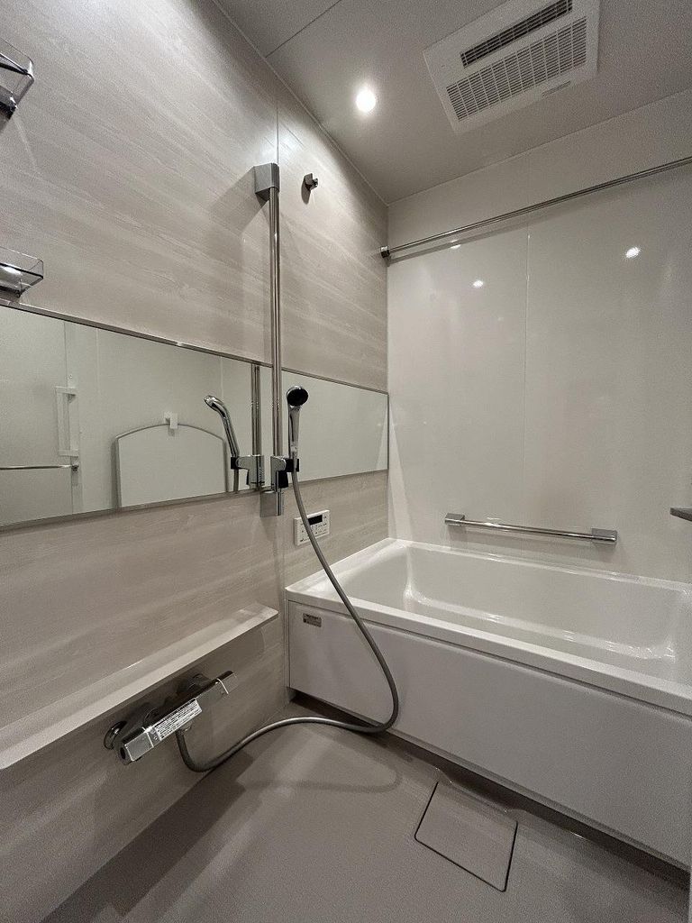 バス・シャワールーム　バスルーム