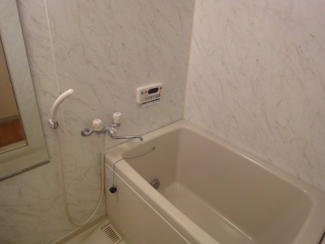 バス・シャワールーム　バス
