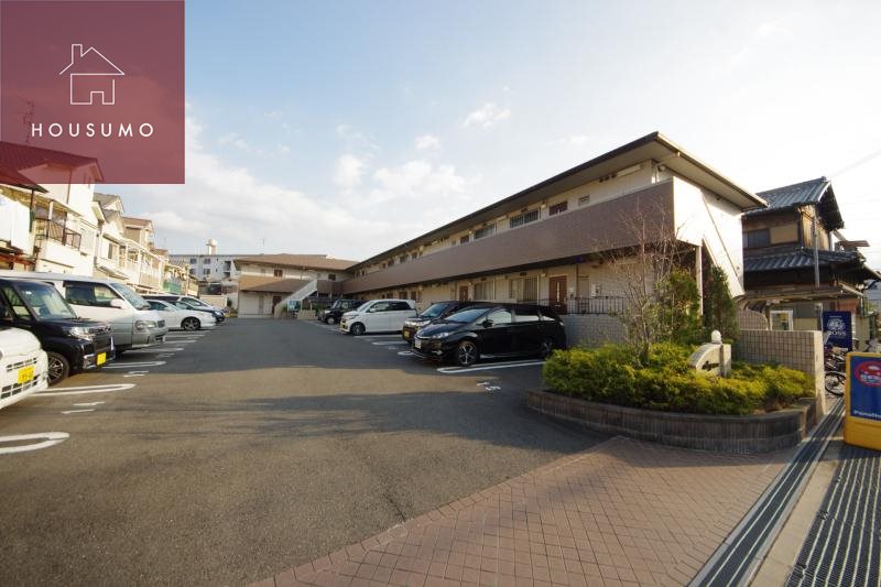 建物外観　落ち着いた雰囲気の外観です