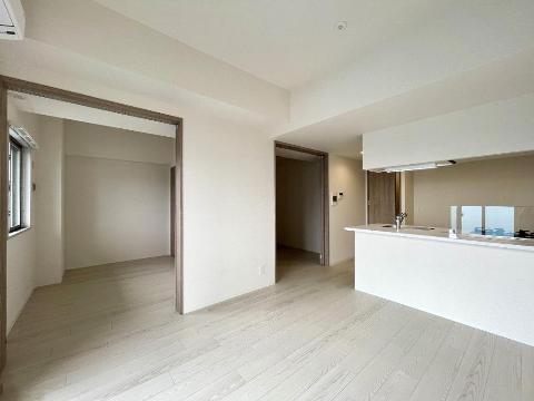 居室・リビング　室内