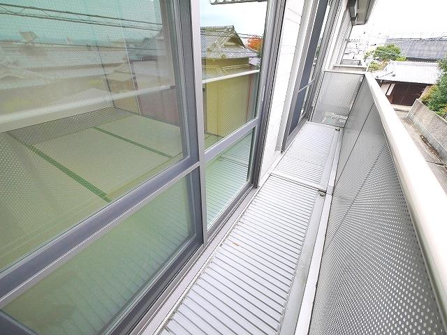 バルコニー　落ち着いた時間を過ごせるバルコニーです