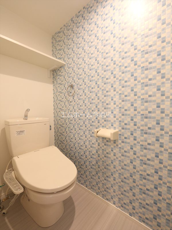 トイレ　温水洗浄暖房便座付トイレ