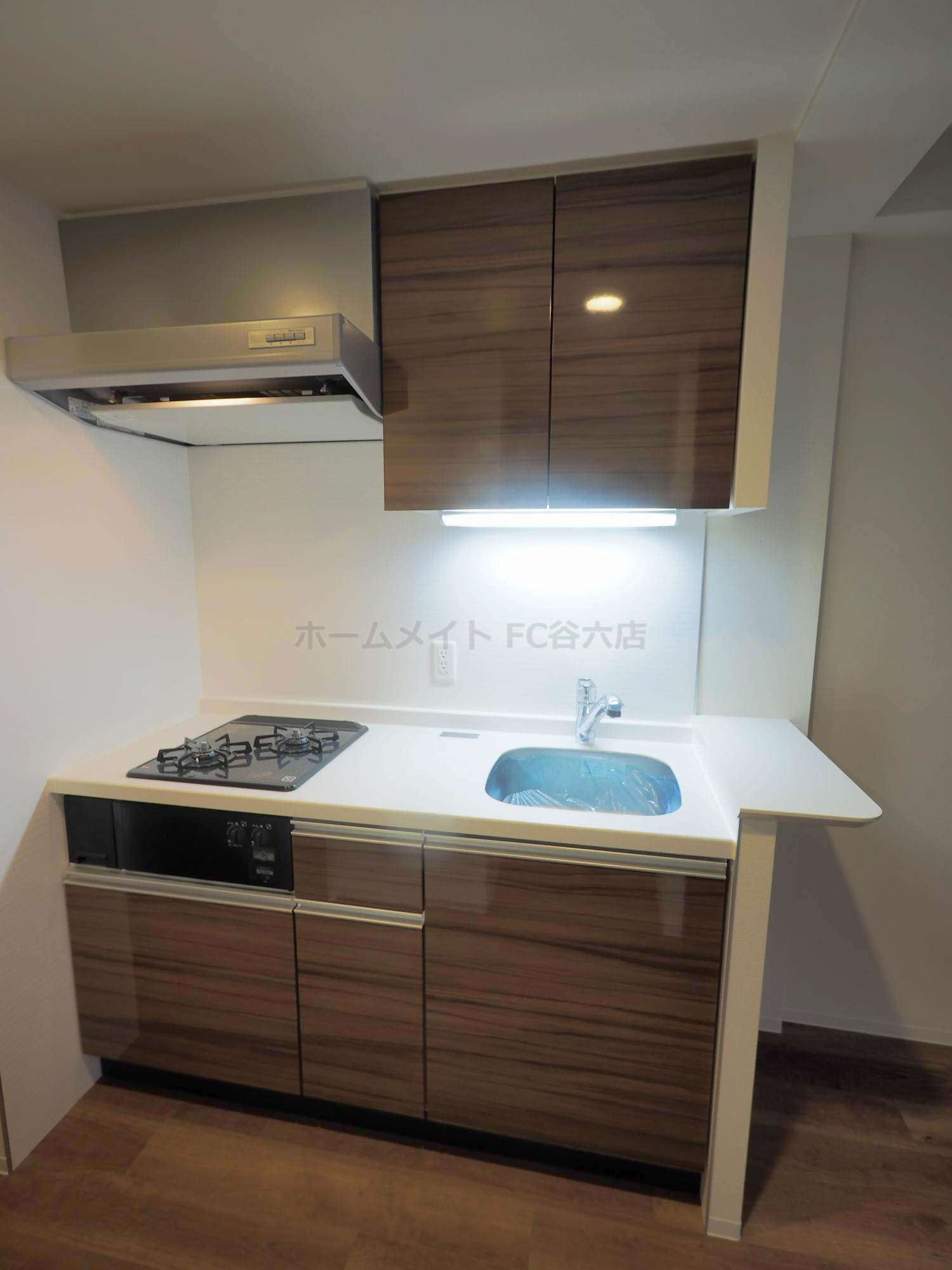 キッチン　２口ガスシステムキッチン・カウンター付き♪