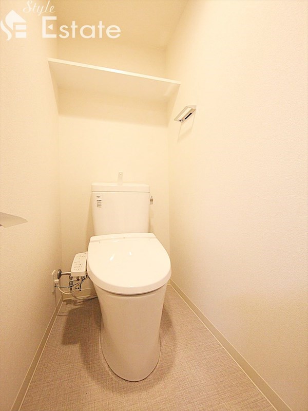 トイレ　温水洗浄便座