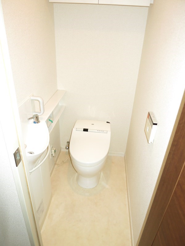 トイレ　※リノベーション前※